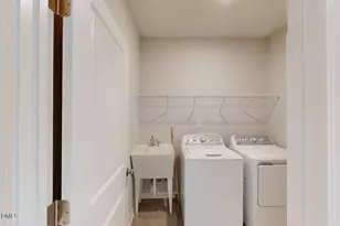 2716 Hunter Woods Dr, Apex, NC 27502 - Photo 16