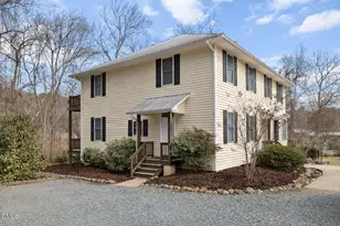 100 Umstead Dr, Chapel Hill, NC 27516 - Photo 2