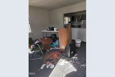 207 E Maple Street, Mount Olive, NC 28365 - Photo 2