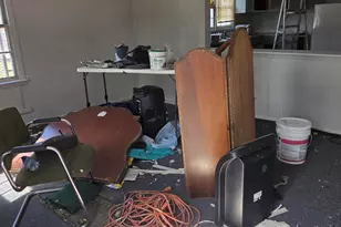 207 E Maple St, Mount Olive, NC 28365 - Photo 2