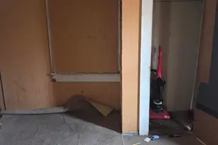 207 E Maple St, Mount Olive, NC 28365 - Photo 6