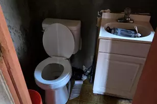 207 E Maple St, Mount Olive, NC 28365 - Photo 8