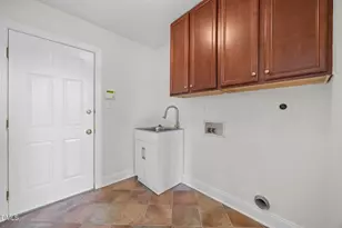 10712 Round Brook Cir, Raleigh, NC 27617 - Photo 32