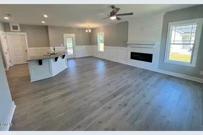 102 Lynn Lane, Selma, NC 27576 - Photo 2