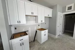 102 Lynn Ln, Selma, NC 27576 - Photo 8