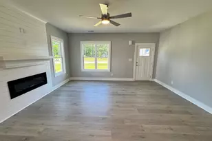 102 Lynn Ln, Selma, NC 27576 - Photo 4
