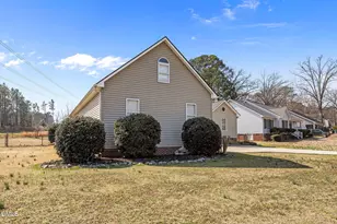 2623 Pebblebrook Dr, Sanford, NC 27330 - Photo 2