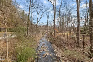 100 Umstead Dr, Chapel Hill, NC 27516 - Photo 10