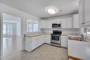 2102 Pathway Dr, Chapel Hill, NC 27516 - Photo 12