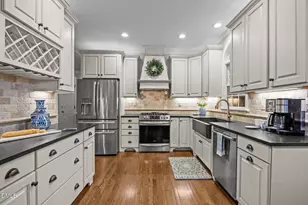 102 Parkroyale Ln, Cary, NC 27519 - Photo 6