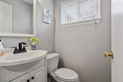 220 Elizabeth Street #Apt E5, Chapel Hill, NC 27514 - Photo 6