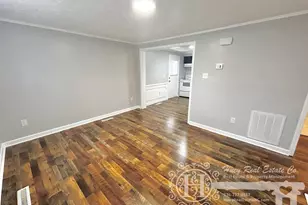 201 E Gilbreath St, Graham, NC 27253 - Photo 4