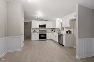 304 E Pope Ave, Kenly, NC 27542 - Photo 16