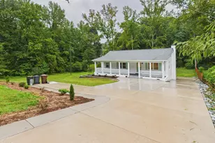 306 Miltwood Dr, Greensboro, NC 27455 - Photo 8