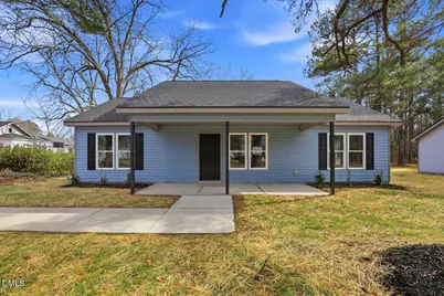 102 E Pope Avenue, Kenly, NC 27542 - Photo 2