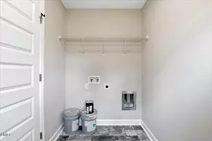 102 E Pope Ave, Kenly, NC 27542 - Photo 8