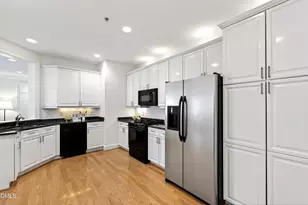 2813 Market Bridge Ln, Raleigh, NC 27608 - Photo 16
