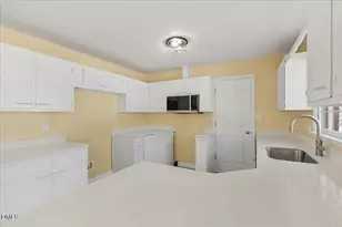 3620 Oates Dr, Raleigh, NC 27604 - Photo 10