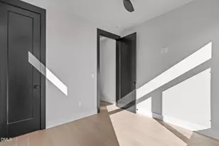 226 Woodsborough Pl, Raleigh, NC 27601 - Photo 10