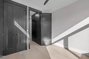 226 Woodsborough Pl, Raleigh, NC 27601 - Photo 14