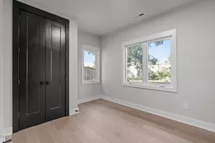 226 Woodsborough Pl, Raleigh, NC 27601 - Photo 24