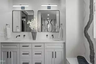 228 Woodsborough Pl, Raleigh, NC 27601 - Photo 32