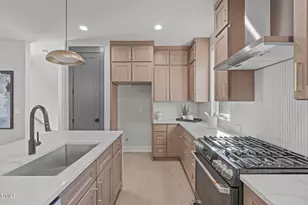 228 Woodsborough Pl, Raleigh, NC 27601 - Photo 10