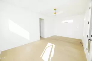 221 Woodsborough Pl, Raleigh, NC 27601 - Photo 32