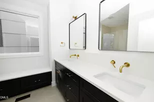 221 Woodsborough Pl, Raleigh, NC 27601 - Photo 28