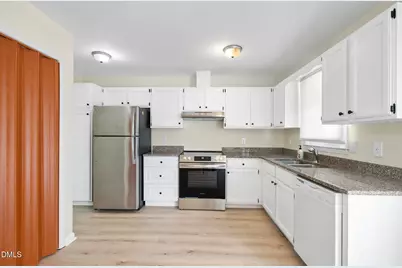 6108 New Market Way, Raleigh, NC 27609 - Photo 10