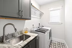 126 W Circle Dr, Cary, NC 27511 - Photo 26