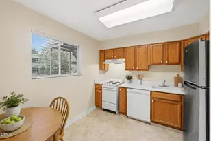 4 Shepherd Ln, Chapel Hill, NC 27514 - Photo 6