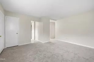 4 Shepherd Ln, Chapel Hill, NC 27514 - Photo 4