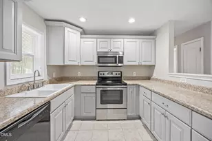 226 Lakeview Dr, Spring Lake, NC 28390 - Photo 14