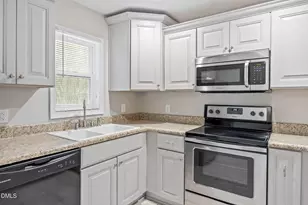 226 Lakeview Dr, Spring Lake, NC 28390 - Photo 10