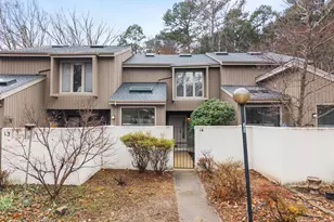 14 Tottenham Ln, Chapel Hill, NC 27517 - Photo 2