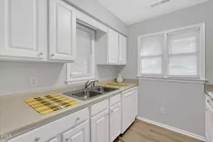 2811 Edridge Ct, Raleigh, NC 27612 - Photo 8