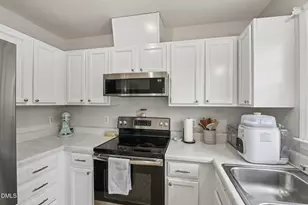 1088 Holly Pointe Dr, Wendell, NC 27591 - Photo 10