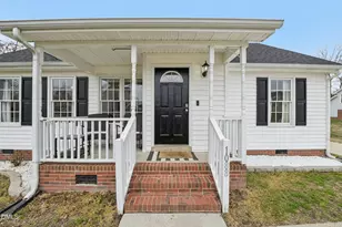 1088 Holly Pointe Dr, Wendell, NC 27591 - Photo 2