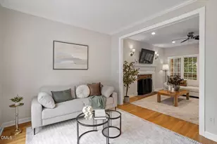 410 Widdington Ln, Cary, NC 27519 - Photo 4