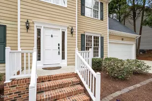 410 Widdington Ln, Cary, NC 27519 - Photo 2
