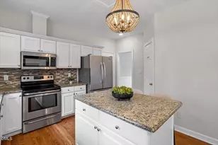 410 Widdington Ln, Cary, NC 27519 - Photo 14