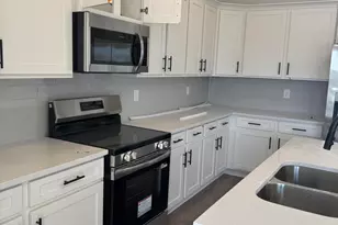 29 Joyner Park Dr, Rocky Mount, NC 27803 - Photo 2