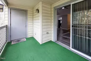 412 Oak Hollow Ct, Raleigh, NC 27613 - Photo 16