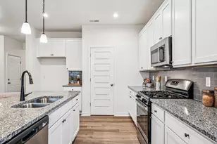 35 Oak Mdw Ln, Angier, NC 27501 - Photo 4