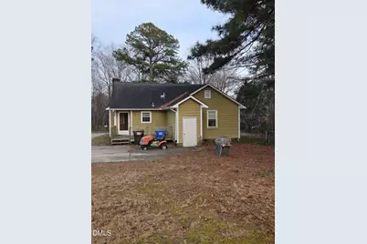 727 N Orange Street, Coats, NC 27521 - Photo 2