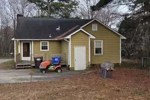 727 N Orange St, Coats, NC 27521 - Photo 2