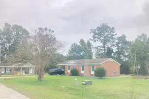 1405 Mockingbird Ln, New Bern, NC 28562 - Photo 2