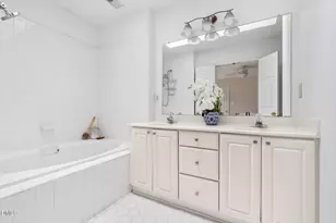 218 Oxford Hills Dr, Chapel Hill, NC 27514 - Photo 18