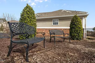 10511 Rosegate Ct, Raleigh, NC 27617 - Photo 32